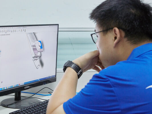 Đèn LED chống ẩm D4 160LPW với Bộ khẩn cấp 4W@3HRS Sẵn sàng cắm và chạy Dễ bảo trì​ Thích hợp cho Gara đỗ xe và Chiếu sáng