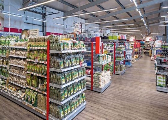 Đèn LED chống ẩm D4 với hiệu suất lên đến 160 LPW, sử dụng chip DIP/3CCT/Thay đổi 3 pha. 1SKU=12SKU thân thiện, là giải pháp lý tưởng cho nhiều ứng dụng như bãi đậu xe, nhà máy.