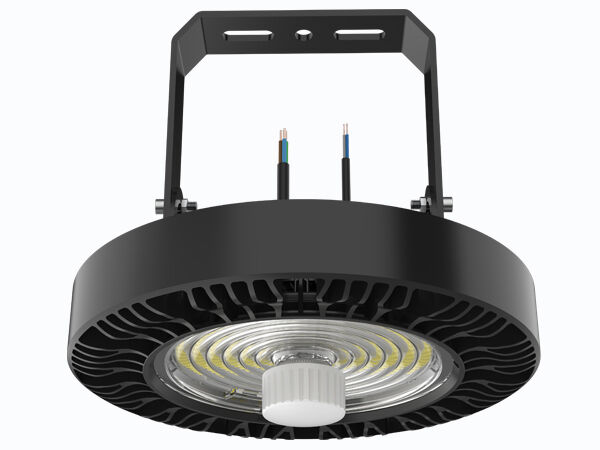 Đèn pha chiếu sáng thể thao LED 300W Dòng F4 IP66 140lmW với bảo hành 5 năm